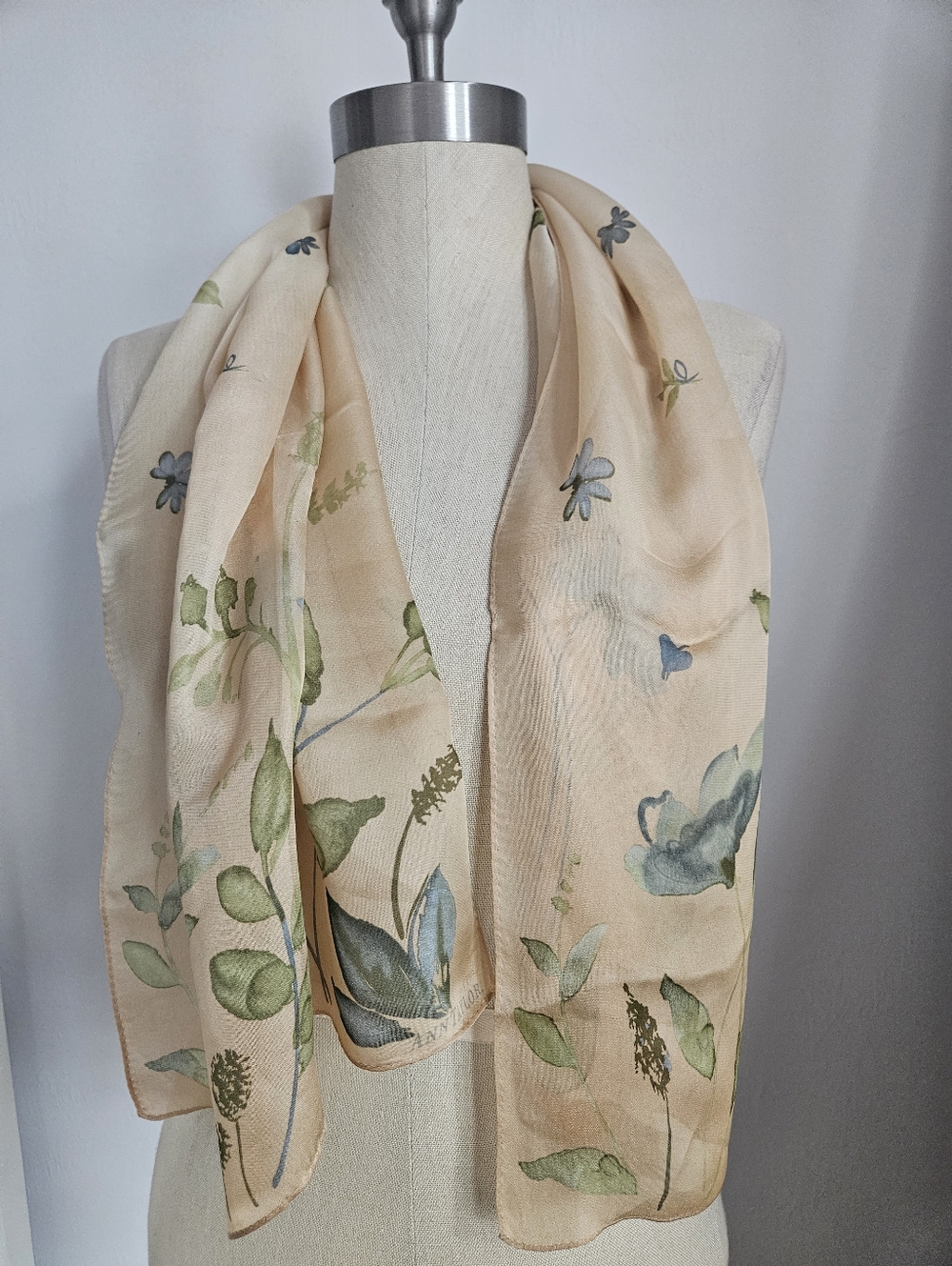ANN TAYLOR Ivory Floral Border Oblong Scarf | SZ 43" - Picture 3 of 8